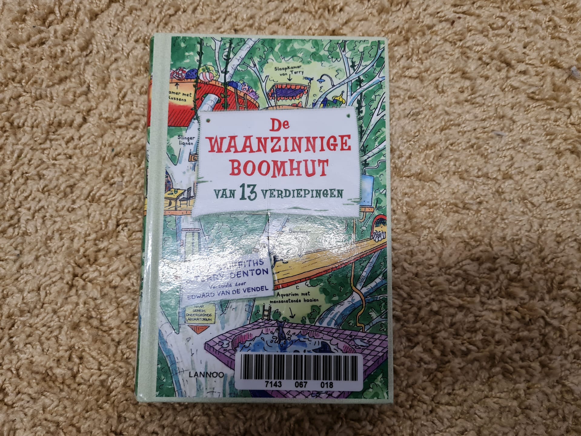Waanzinnige boomhut van 13 verdiepingen
